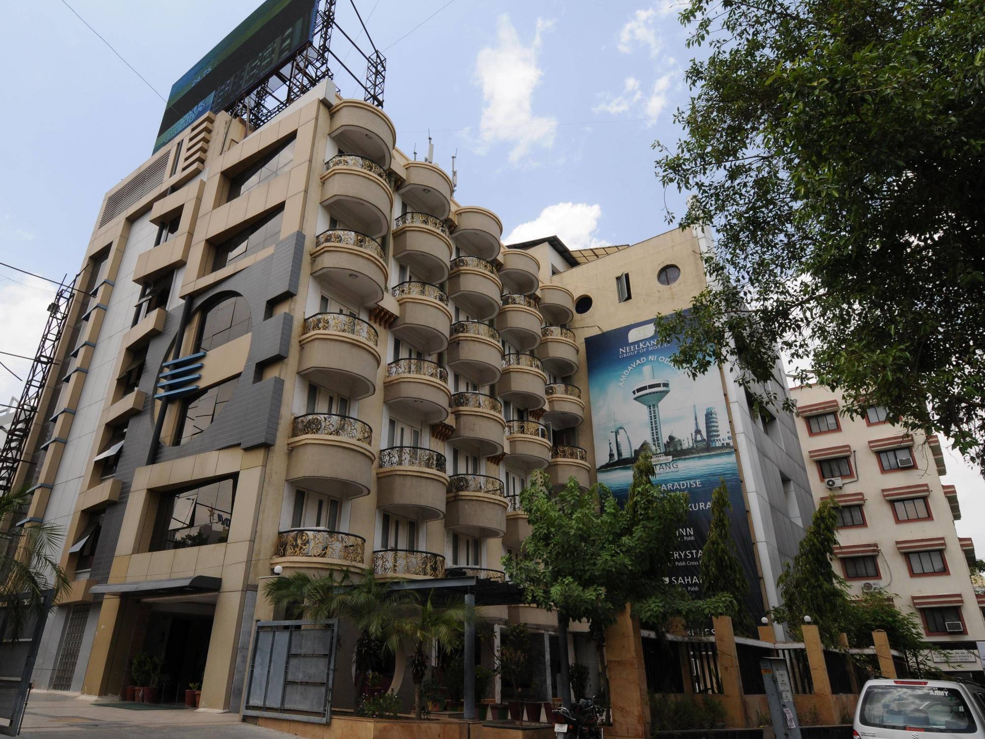 Neelkanth Paradise Hotel Ахмедабад Екстериор снимка